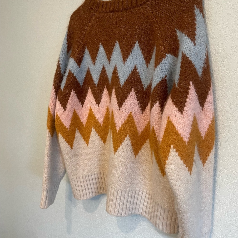 Lush Chevron in Brown/Cream Women’s Oversized Crewneck Sweater Size Medium - Picture 7 of 8